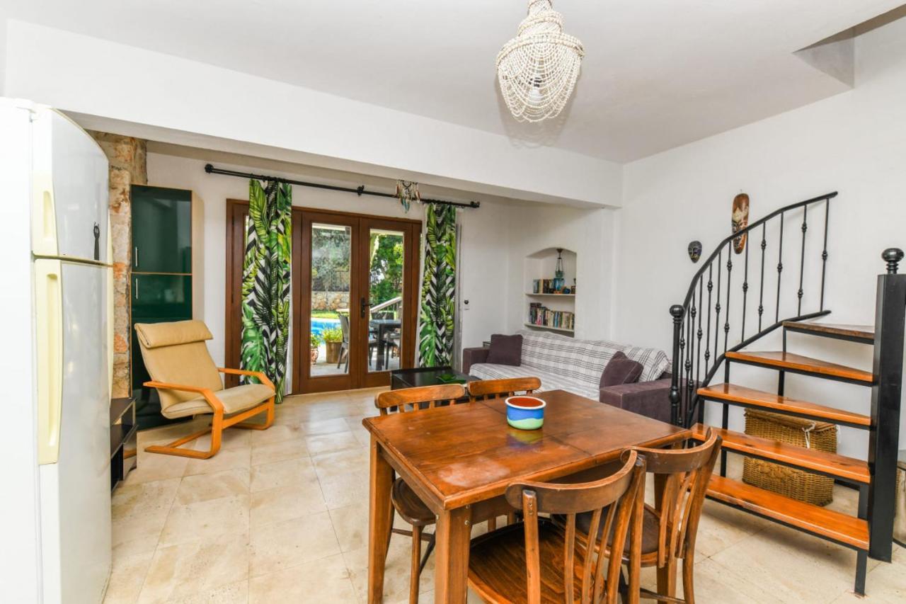 Duplex House With Shared Pool Near Beach In Kalkan Apartment ภายนอก รูปภาพ
