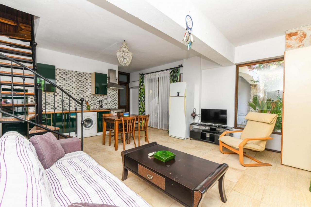 Duplex House With Shared Pool Near Beach In Kalkan Apartment ภายนอก รูปภาพ